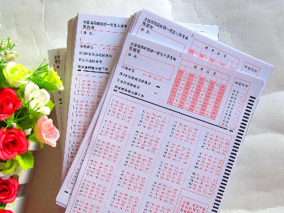 答题卡一般是什么纸质？